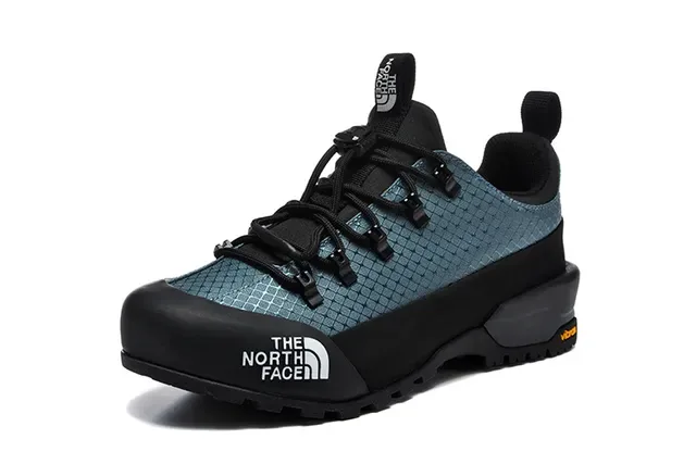 The North Face Bottes de randonnée à coupe basse blanches et noires avec upper en grille maillée sneakers 4