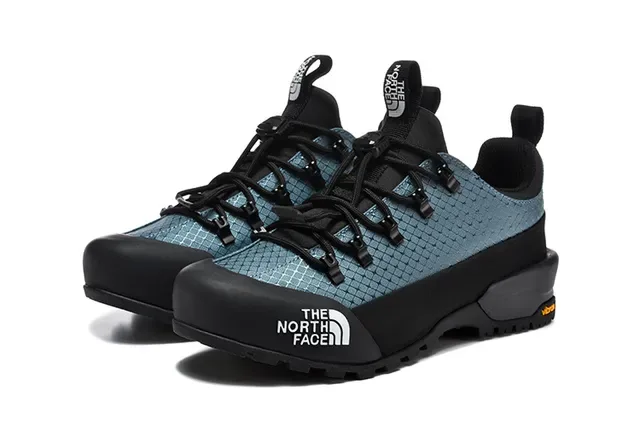 The North Face Bottes de randonnée à coupe basse blanches et noires avec upper en grille maillée sneakers 5