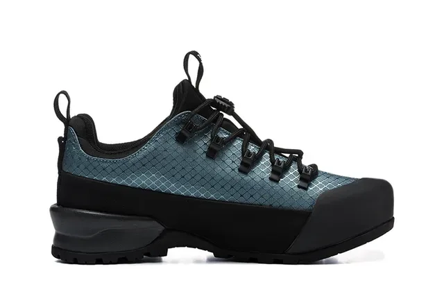The North Face Bottes de randonnée à coupe basse blanches et noires avec upper en grille maillée sneakers 6