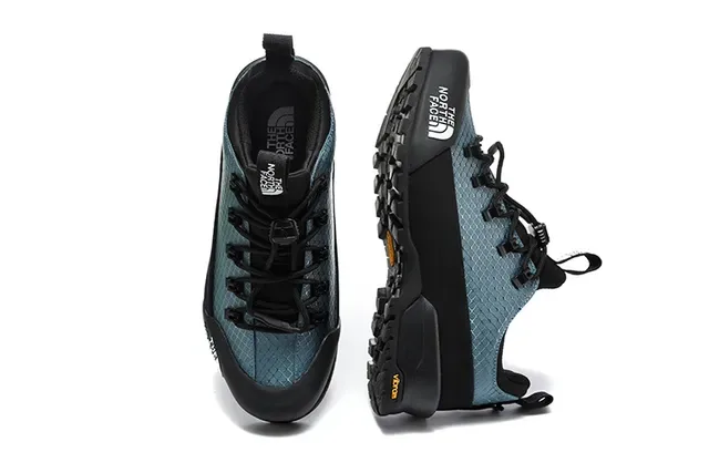The North Face Bottes de randonnée à coupe basse blanches et noires avec upper en grille maillée sneakers 8