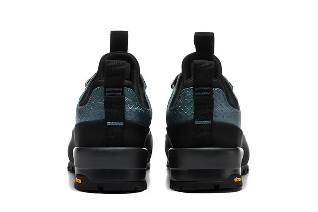 The North Face Bottes de randonnée à coupe basse blanches et noires avec upper en grille maillée sneakers 9