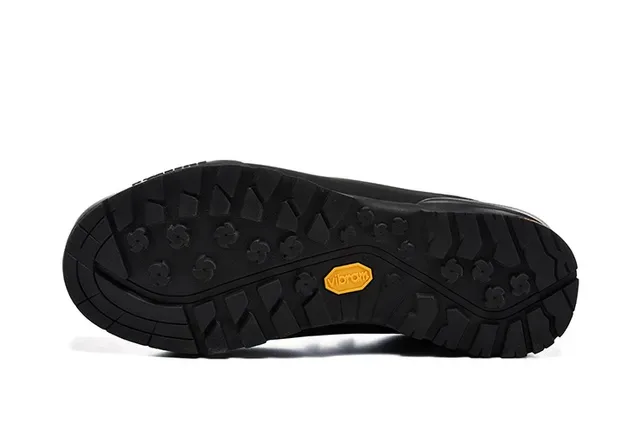 The North Face Bottes de randonnée à coupe basse blanches et noires avec upper en grille maillée sneakers 10