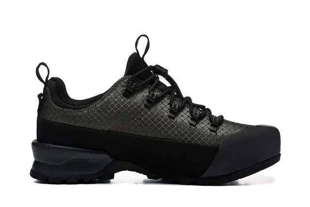 The North Face Bottes de randonnée à coupe basse blanches et noires avec upper en grille maillée sneakers 15