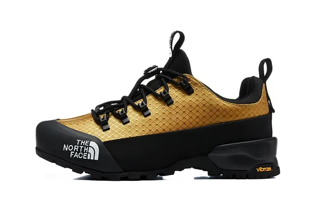 The North Face Bottes de randonnée à coupe basse blanches et noires avec upper en grille maillée sneakers 21