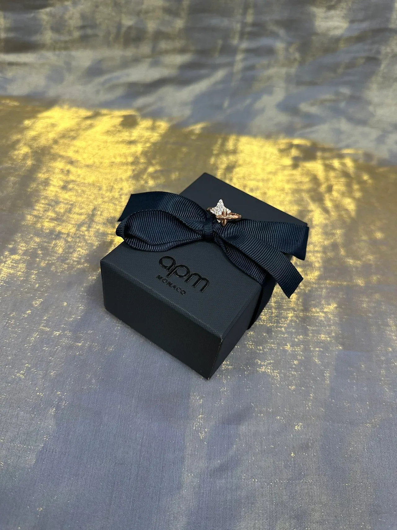 Tiffany & Co. خاتم ذهب أزرق شكل نجم كلستر باڤيه 7