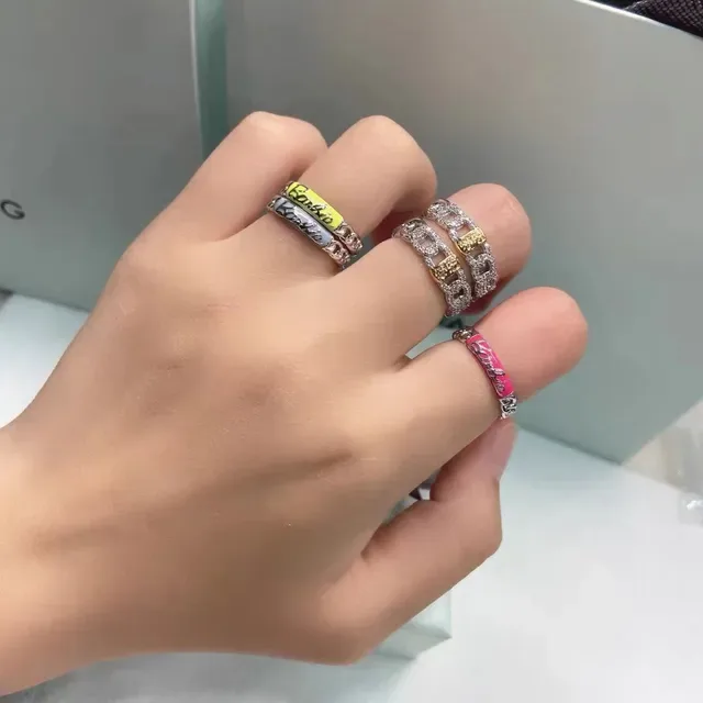 Tiffany & Co. x Barbie خاتم باند منحوت بحافة موجية 7