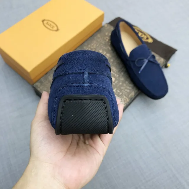 Tod's Double T Bow Loafer Mocassins de Camurça Marinho 4
