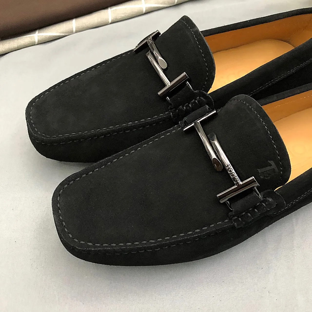 Tod's Double T Loafer Mocassins en Daim Noir pour Hommes 4