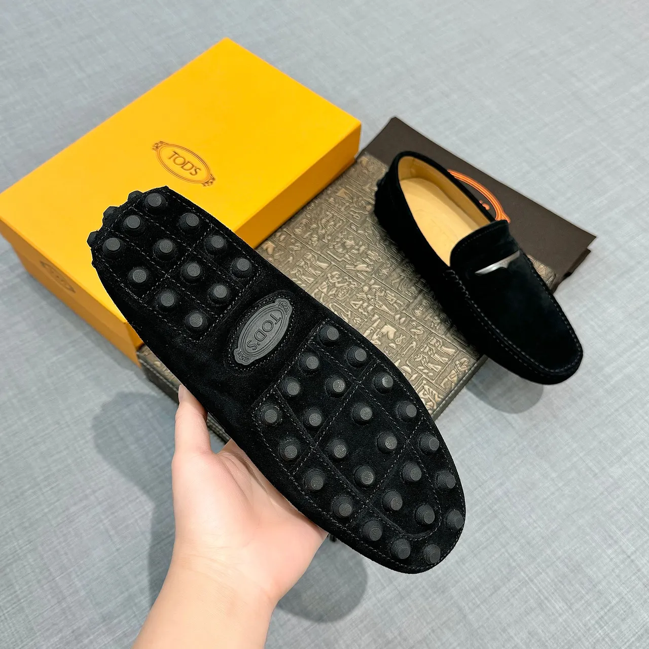 Tod's Mocassim de Condução Preto Bege Suede Superior com Acento de Metal e Bit de Cavalo 5