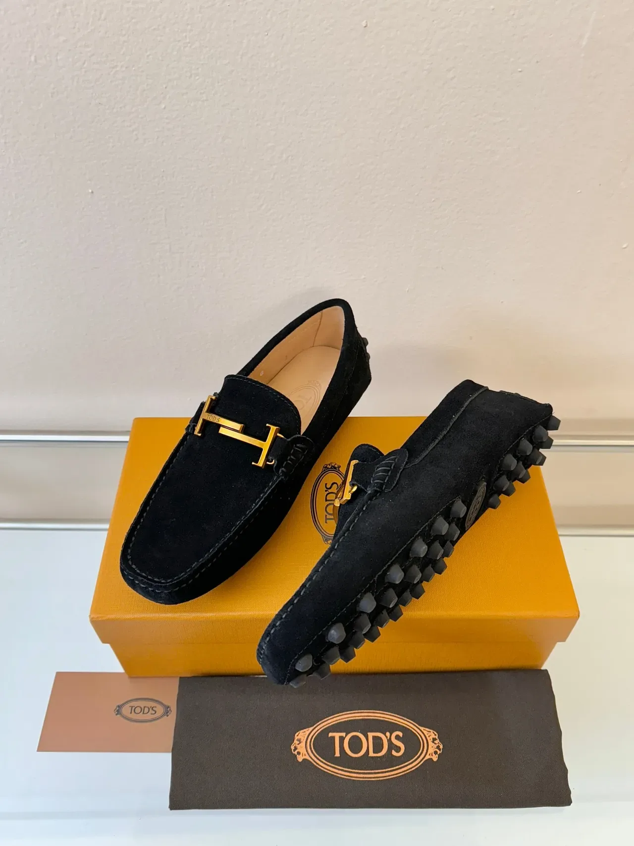 Tod's Gommino Mocassins Daim Noir avec Bit Doré 2