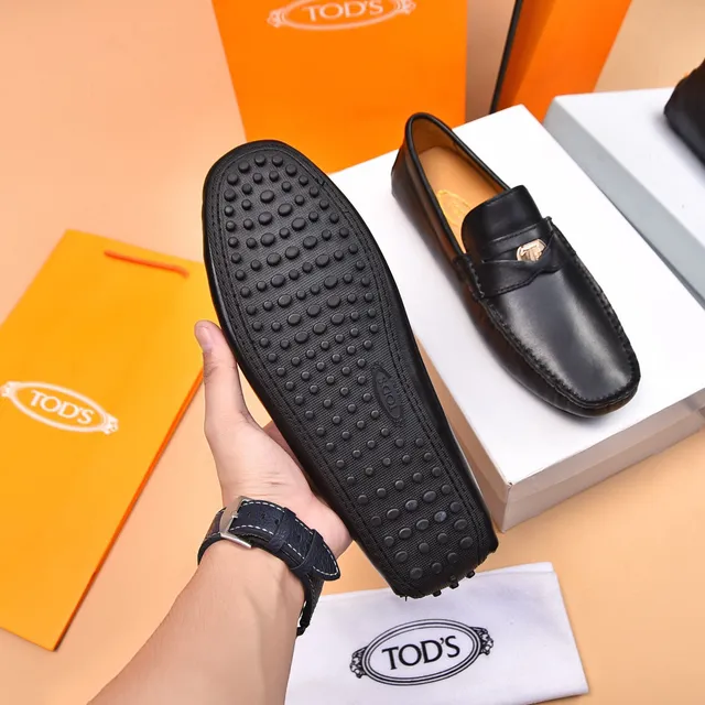 Tod's Horsebit Loafer Mocassim preto dourado de couro com fivela 7