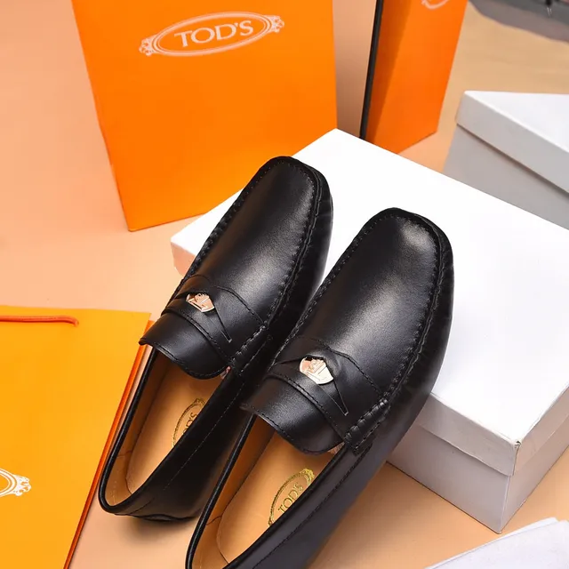 Tod's Horsebit Loafer Mocassim preto dourado de couro com fivela 8