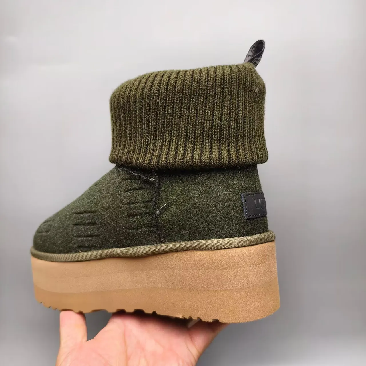 UGG Vert Armée Beige Semelle Plateforme Ourlet Tricoté Côtelé Bottes de Neige 2