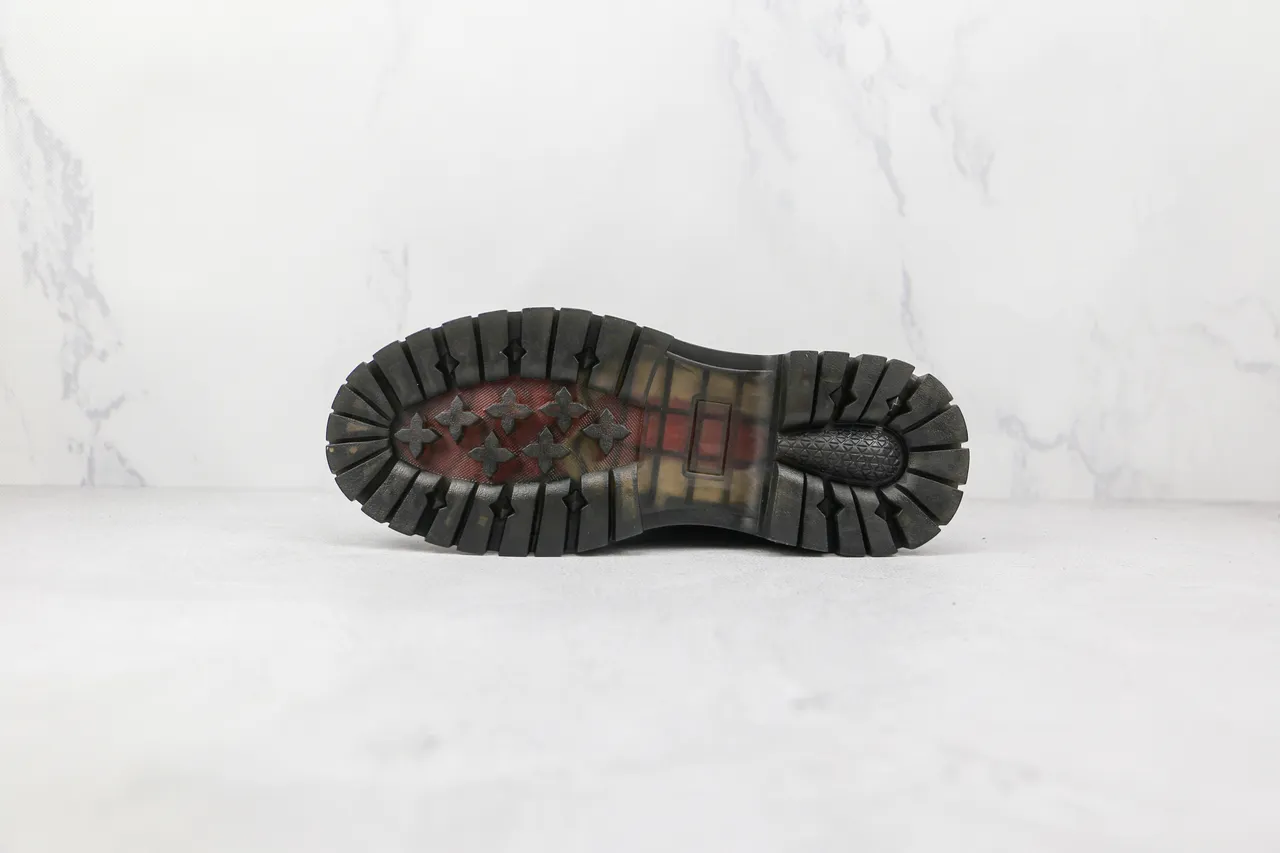UGG Botas de tornozelo pretas com cadarços e gueta lateral elástica 8