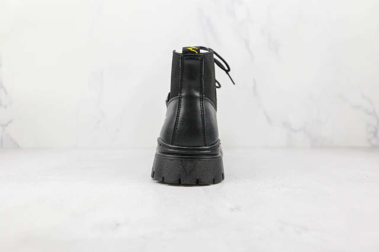 UGG Botas de tornozelo pretas com cadarços e gueta lateral elástica 9