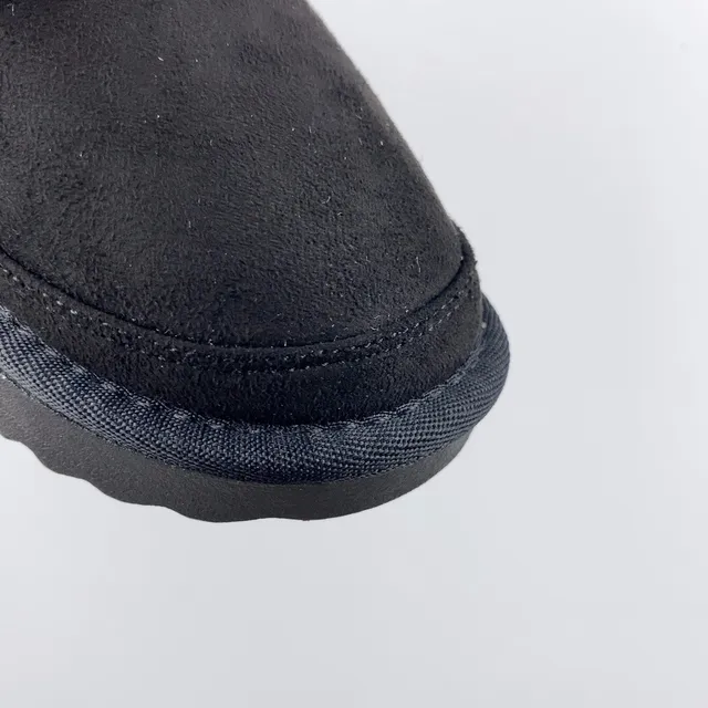 UGG Botas de Neve de Camurça Marrom com Dupla Fivela e Tirante 10