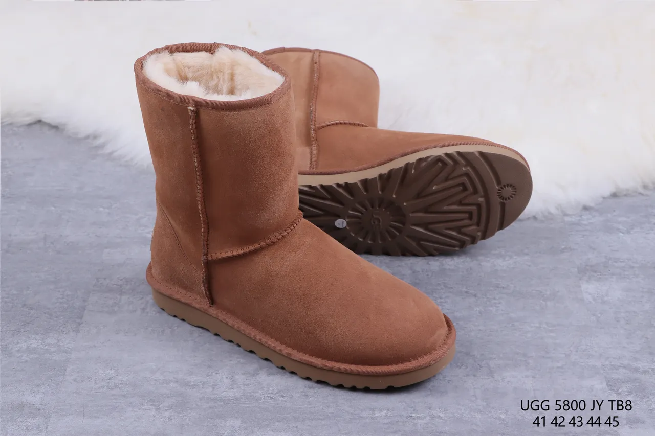 UGG Classic Short Chestnut Suede Shearling-Lined Snow Boots 10