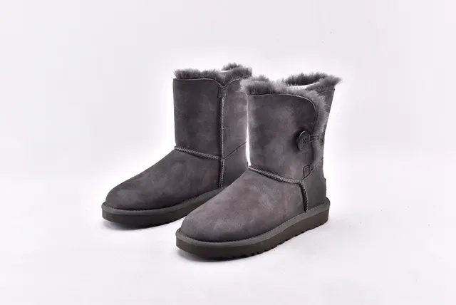 UGG ধূসর সুয়েড শিয়ারলিং-লাইন্ড কাফ স্নো বুট 2