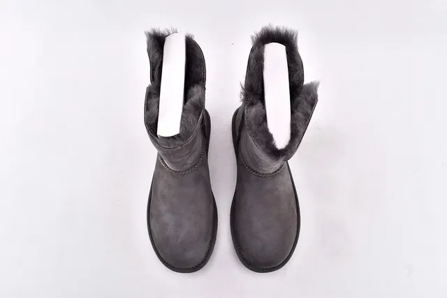 UGG ধূসর সুয়েড শিয়ারলিং-লাইন্ড কাফ স্নো বুট 3