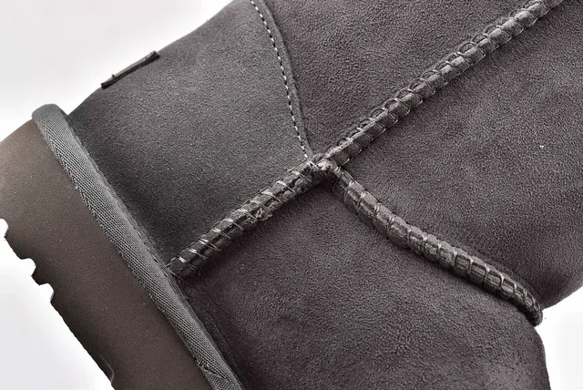 UGG ধূসর সুয়েড শিয়ারলিং-লাইন্ড কাফ স্নো বুট 6