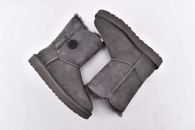 UGG ধূসর সুয়েড শিয়ারলিং-লাইন্ড কাফ স্নো বুট 12