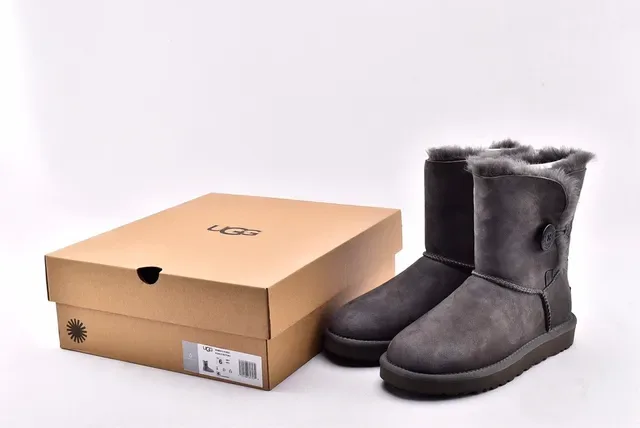 UGG ধূসর সুয়েড শিয়ারলিং-লাইন্ড কাফ স্নো বুট 15