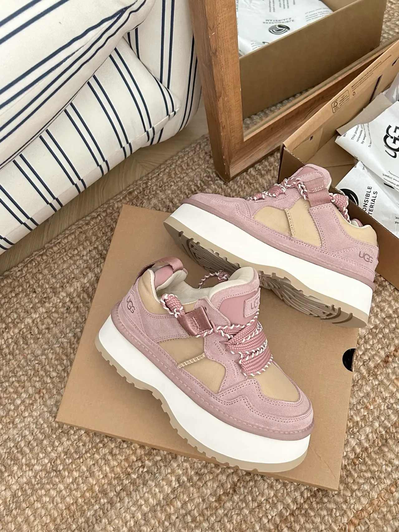 UGG سكيتشرز سميك وردي بيج منصة سويد وشبكة بانلينج 7