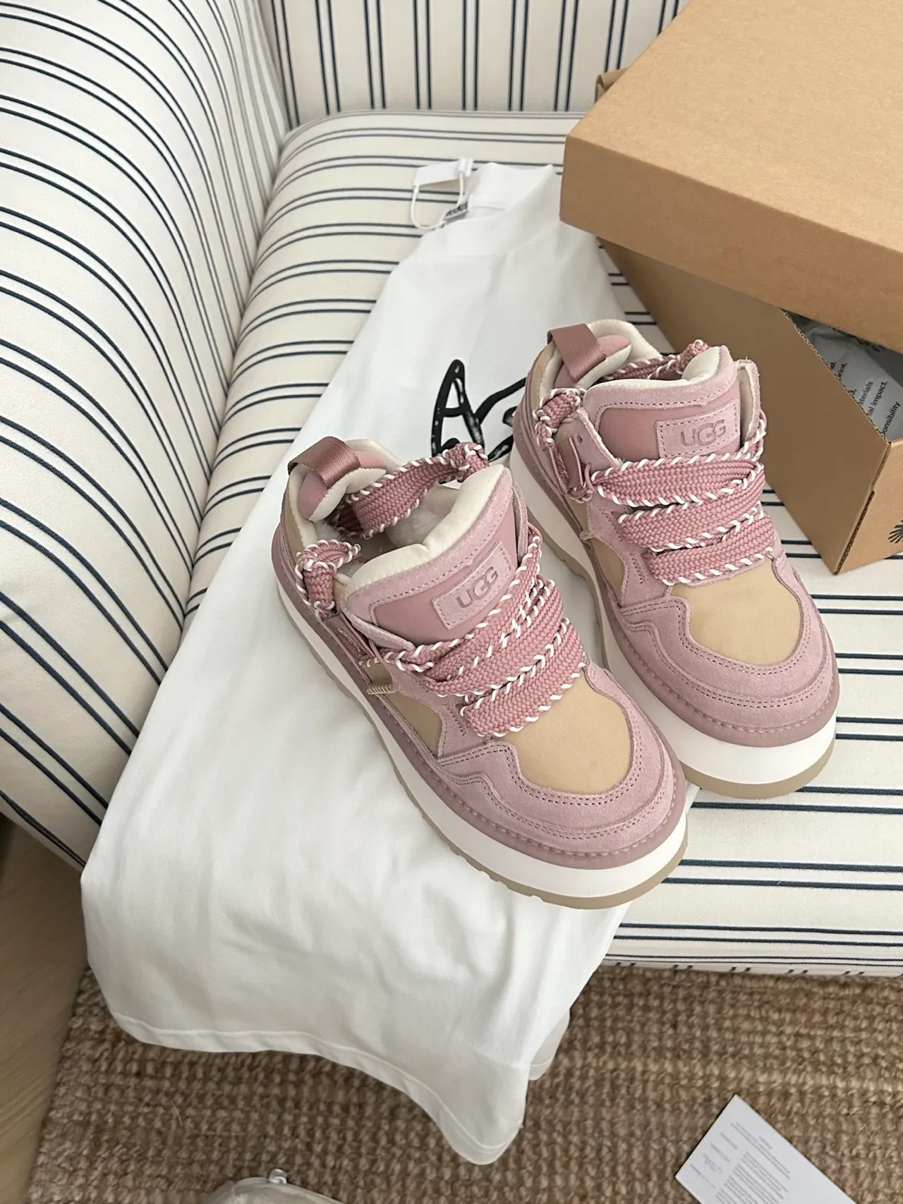 UGG سكيتشرز سميك وردي بيج منصة سويد وشبكة بانلينج 2