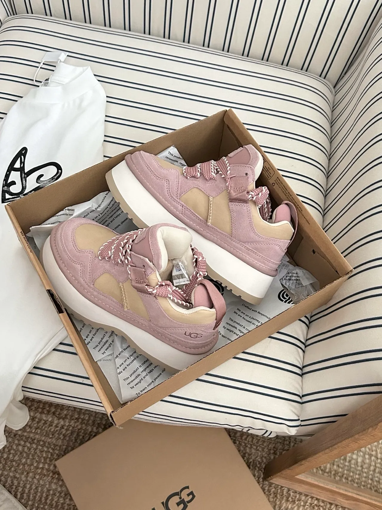 UGG سكيتشرز سميك وردي بيج منصة سويد وشبكة بانلينج 8