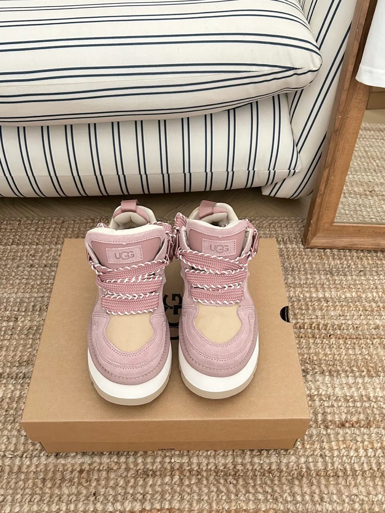 UGG سكيتشرز سميك وردي بيج منصة سويد وشبكة بانلينج 9