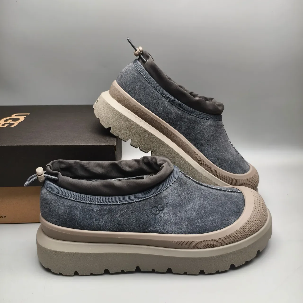 UGG Tasman Chaussures Slip-On en Daim Gris Charbon 6
