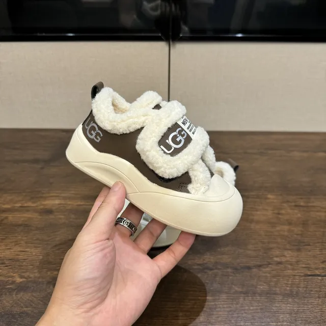 UGG Tasman Maroon and Black Shearling-Lined Chunky Sneakers 10
