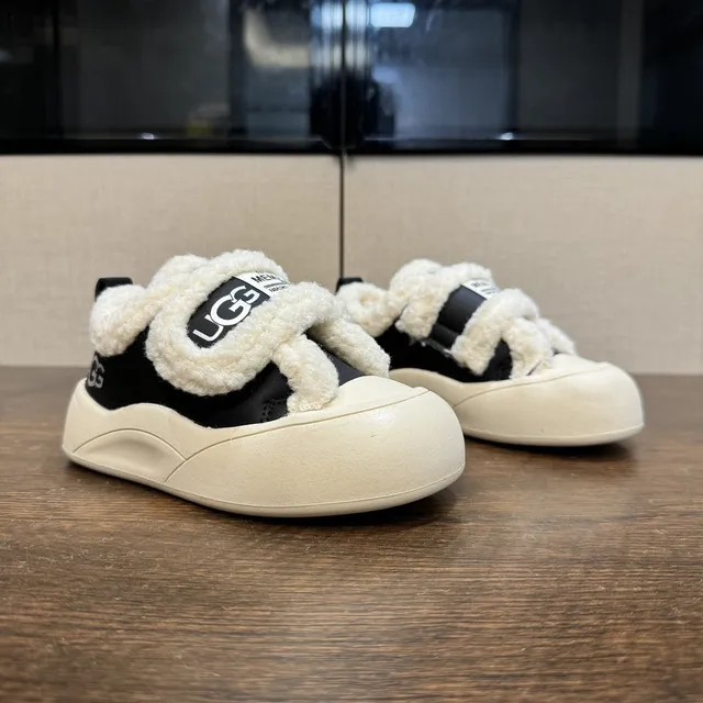 UGG Tasman Maroon and Black Shearling-Lined Chunky Sneakers 24