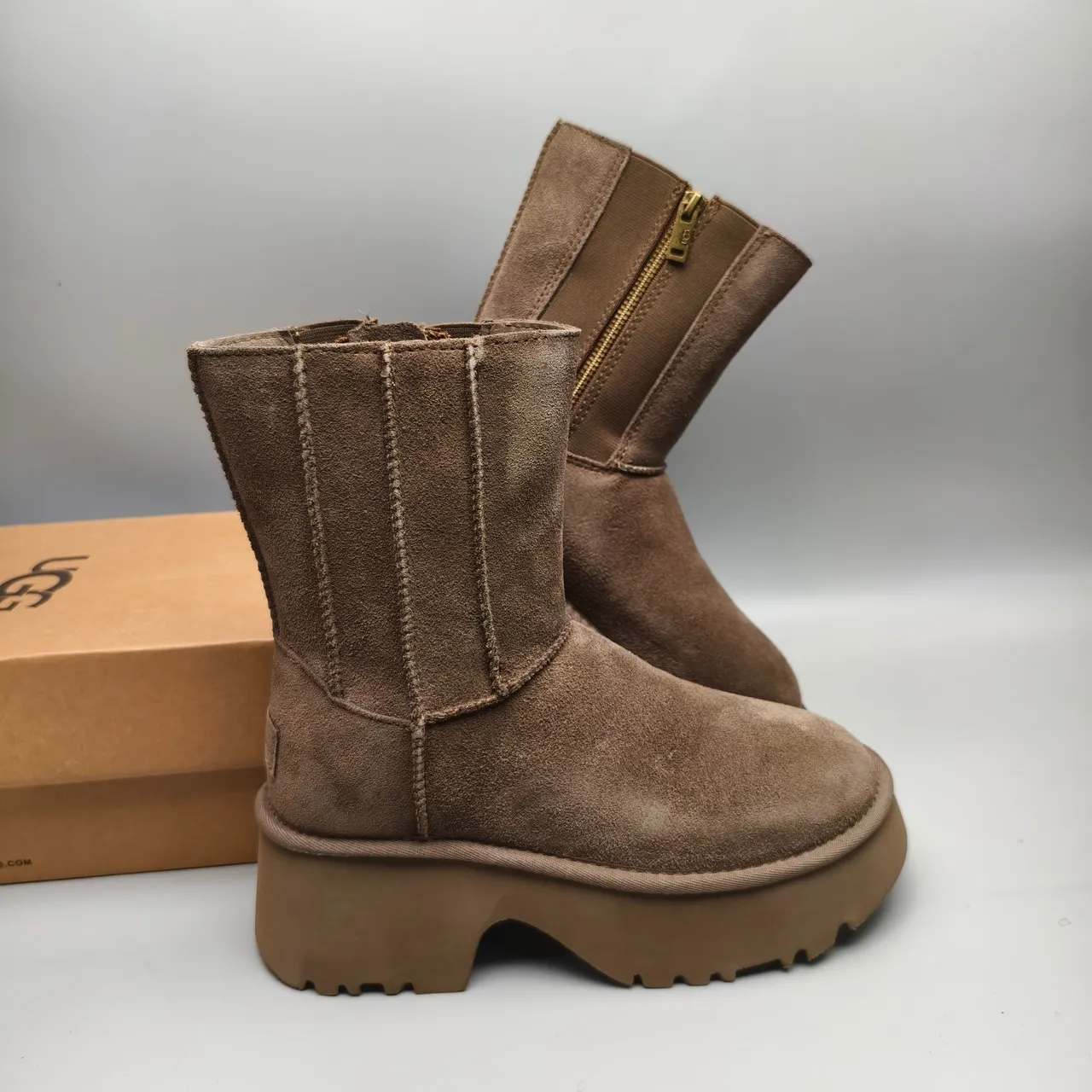 UGG Tasman 厚底麂皮踝靴 6