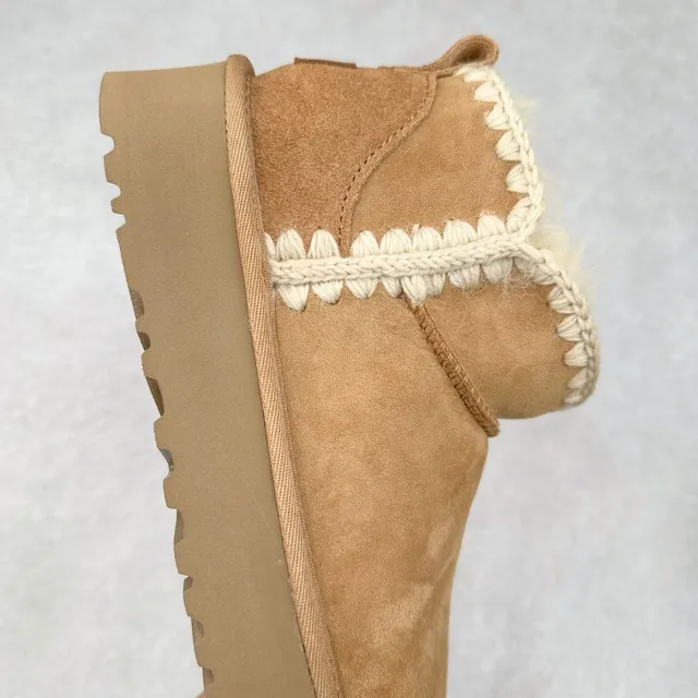 UGG Tasman Platform Tan Suede Snow Boots 9