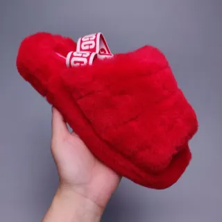 UGG Tasman लाल प्लूश लॉगो पट्टा स्लिपर
