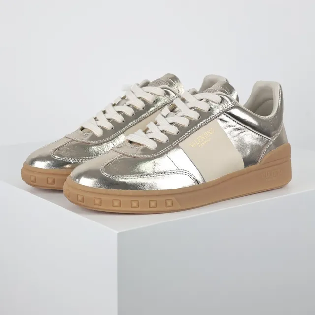 Valentino Garavani Tênis Lifestyle Prateado Metálico e Creme 2