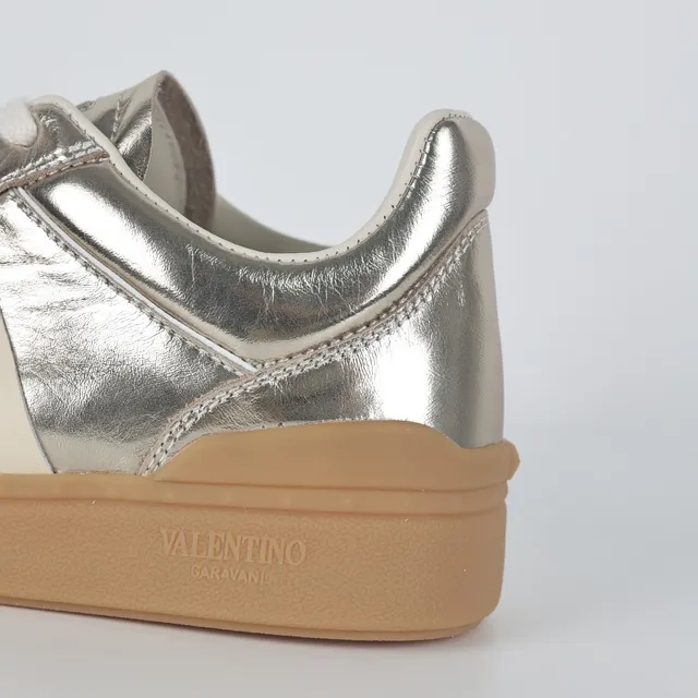 Valentino Garavani Tênis Lifestyle Prateado Metálico e Creme 4