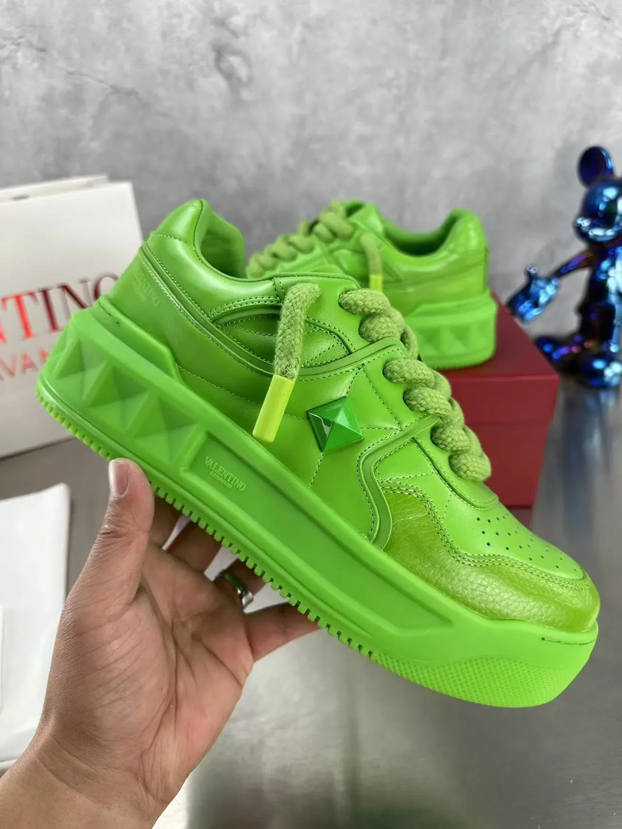 Valentino أخضر جلد مثقوب كعب منصة نمط حياة حذاء رياضي 2