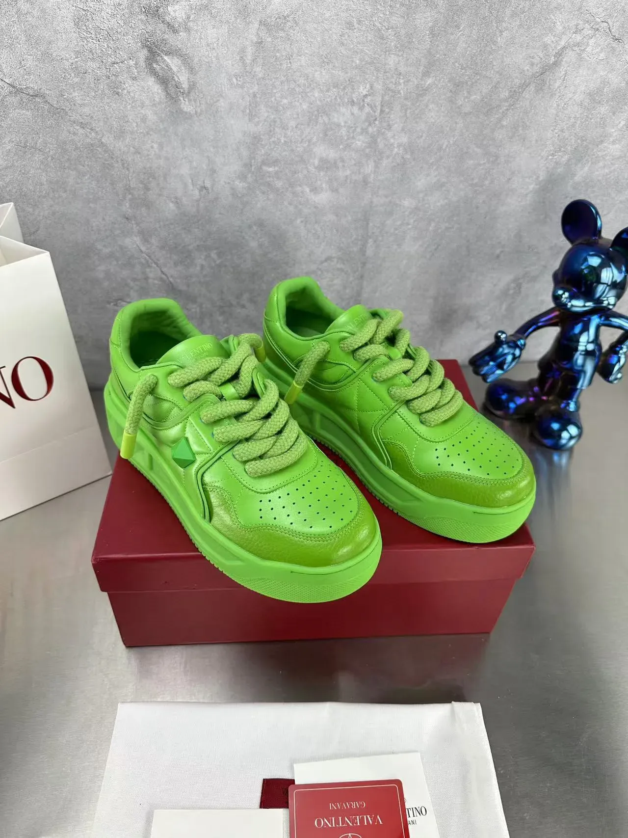 Valentino أخضر جلد مثقوب كعب منصة نمط حياة حذاء رياضي 5