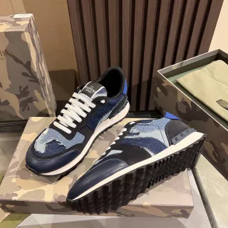 Valentino Zapatillas Lifestyle en Denim Azul Marino con Patchwork en la Parte Superior y Light Color Blocking