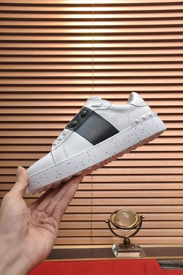 Valentino Open Sneakers Lifestyle en Cuir Blanc et Noir 6