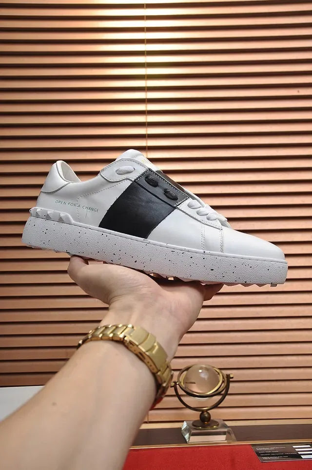 Valentino Open Sneakers Lifestyle en Cuir Blanc et Noir 7