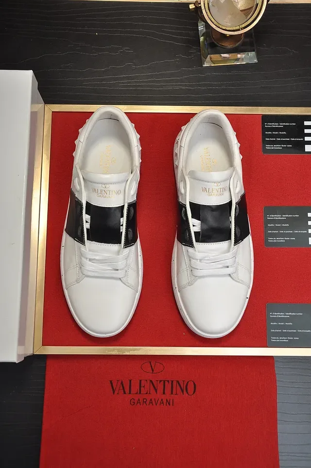 Valentino Open Sneakers Lifestyle en Cuir Blanc et Noir 9