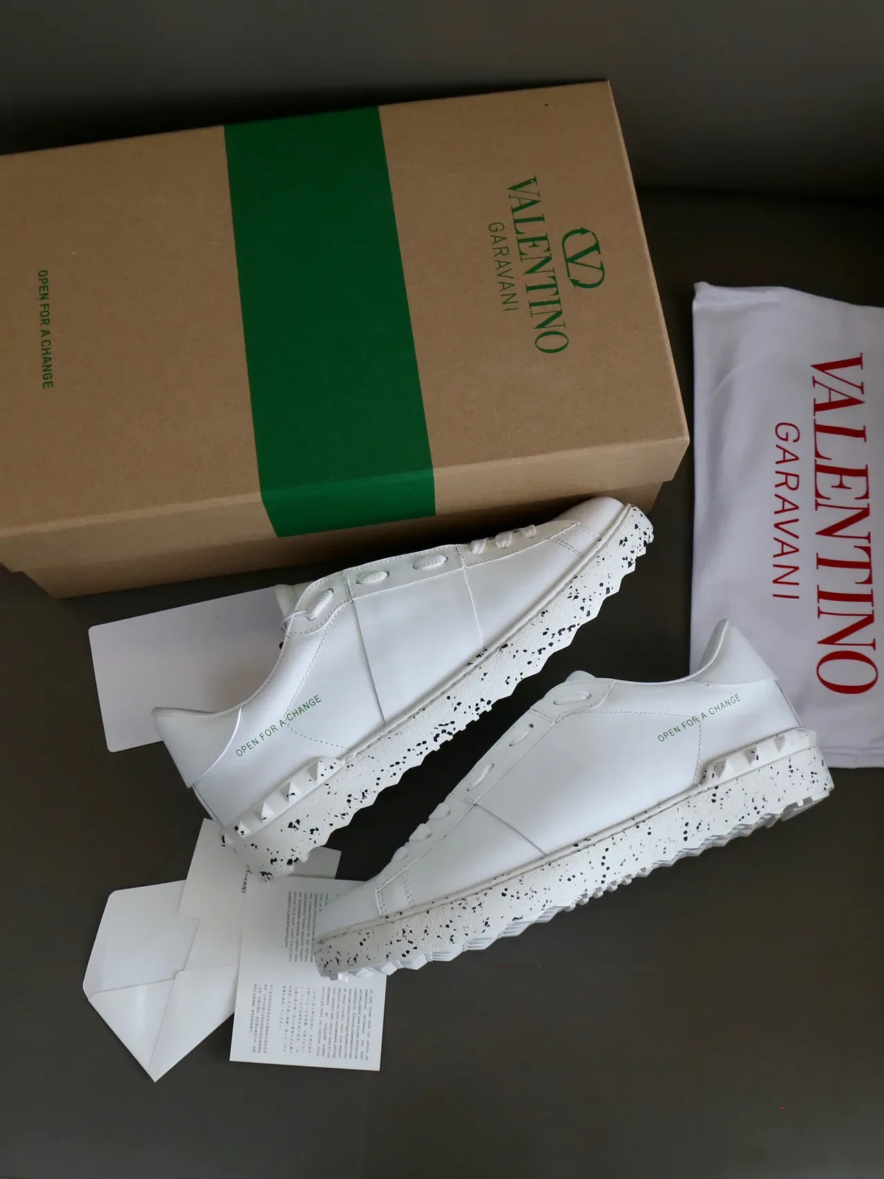 Valentino Sneakers Lifestyle Ouvert Blanc à Semelle Tachetée 6