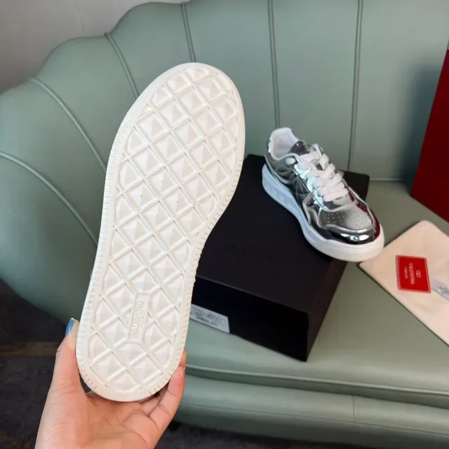 Valentino Rockstud Métallique Chrome et Rouge Lifestyle Sneakers 2