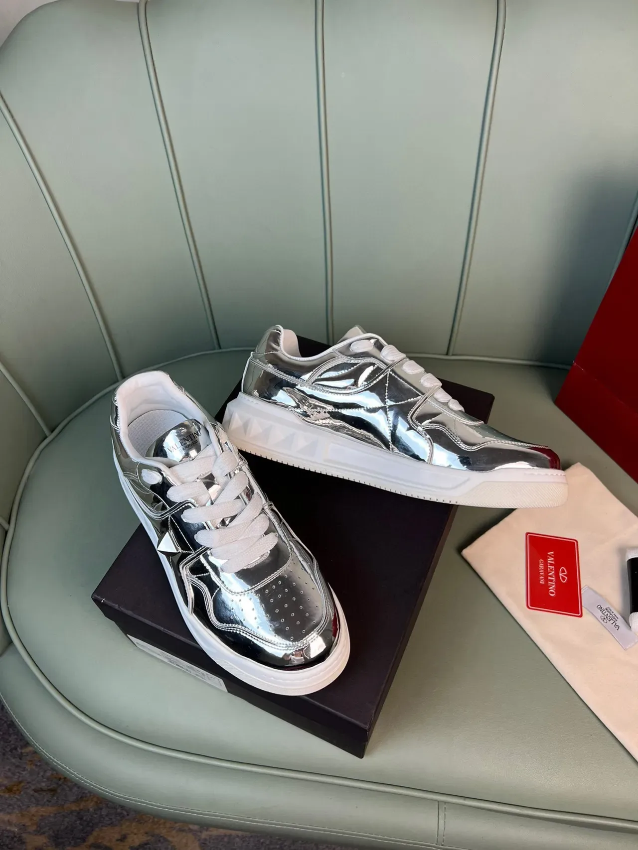 Valentino Rockstud Métallique Chrome et Rouge Lifestyle Sneakers 7