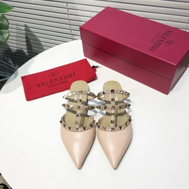 Valentino Rockstud Tacones de aguja nude con tachuelas y correas en jaula 7