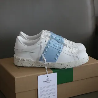 Valentino Rockstud Open For A Change blanco claro azul zapatillas de estilo de vida