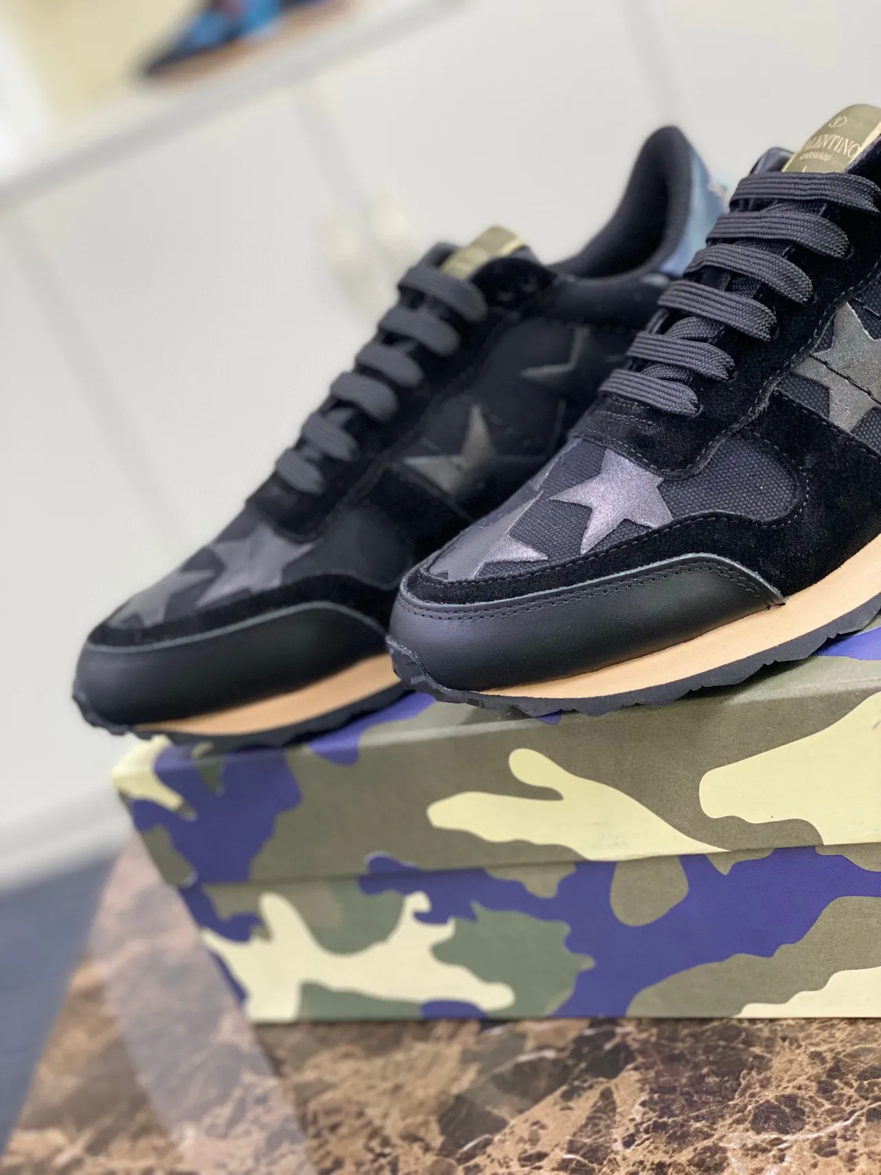 Valentino Rockstud Star-Print Noir Bordeaux Sneakers Lifestyle 8